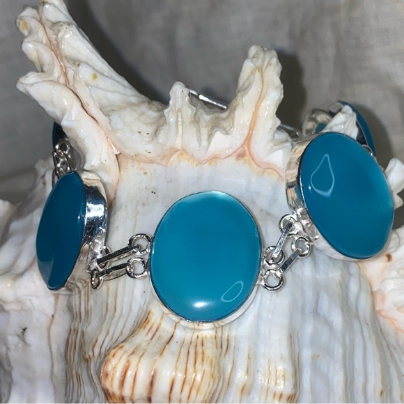 Caribbean Chalcedony handcrafted multi-gem bracelet - Picture 3 of 11